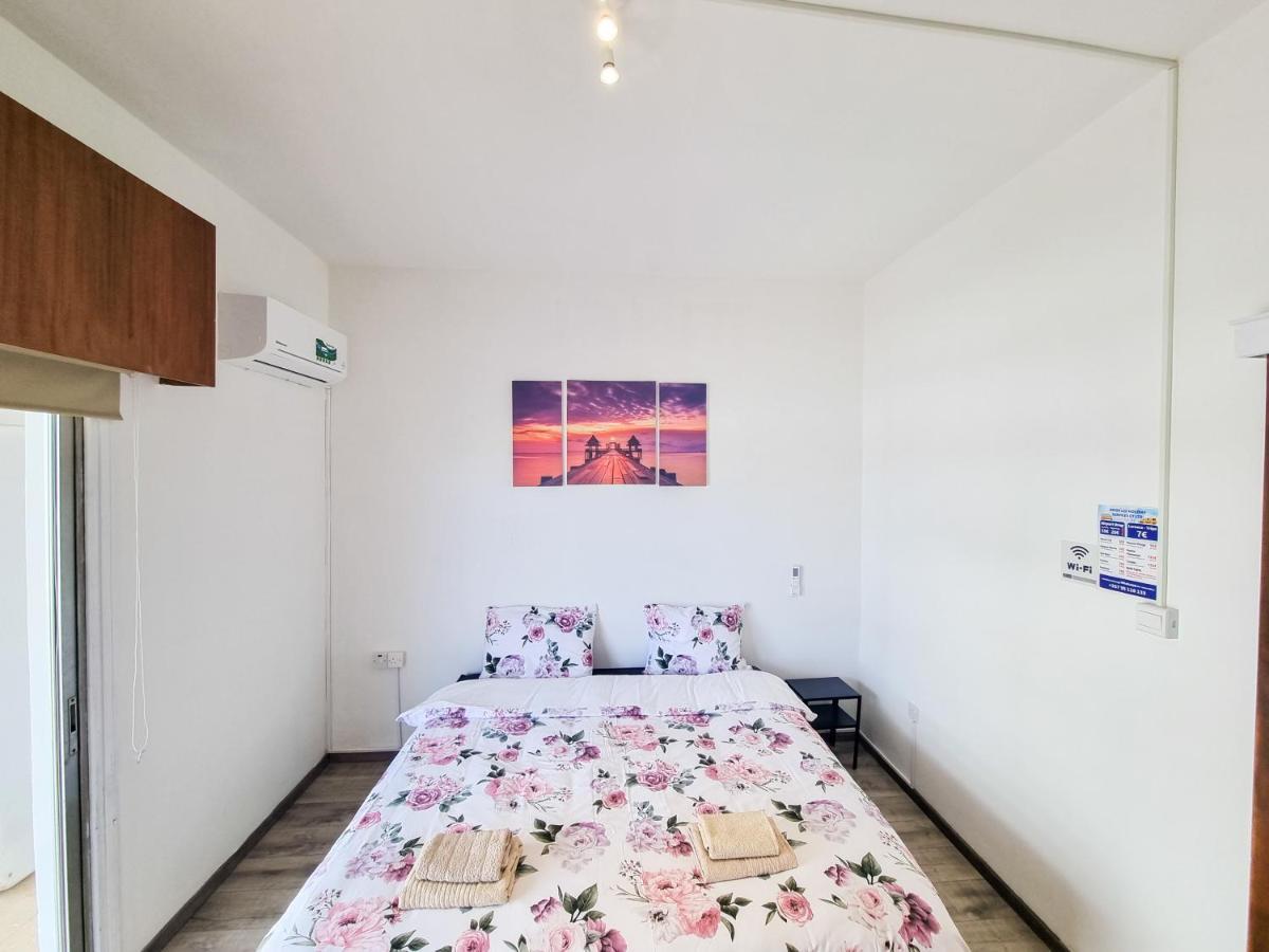Citycenter Rooms Next To The Beach Larnaca Buitenkant foto