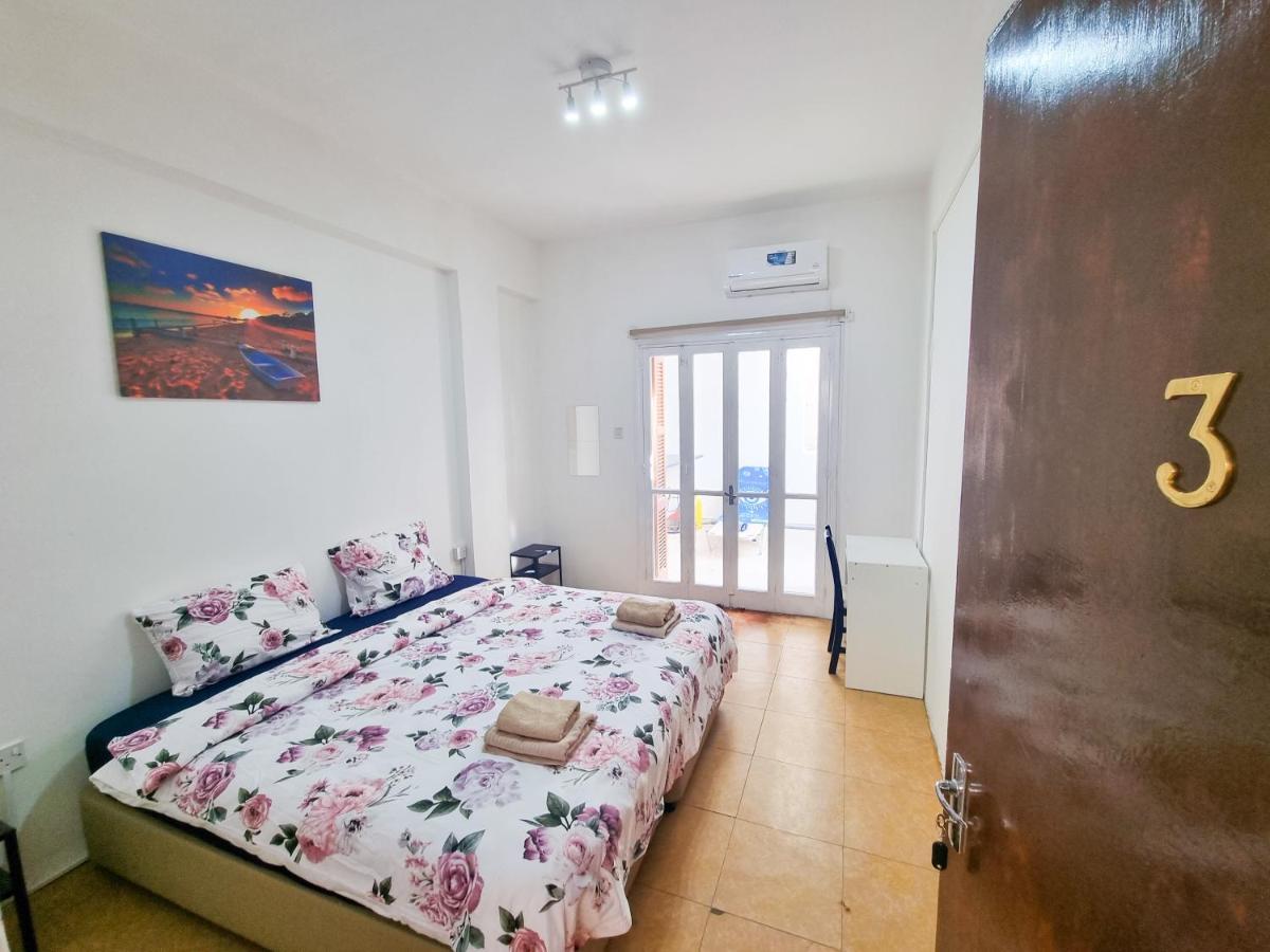 Citycenter Rooms Next To The Beach Larnaca Buitenkant foto