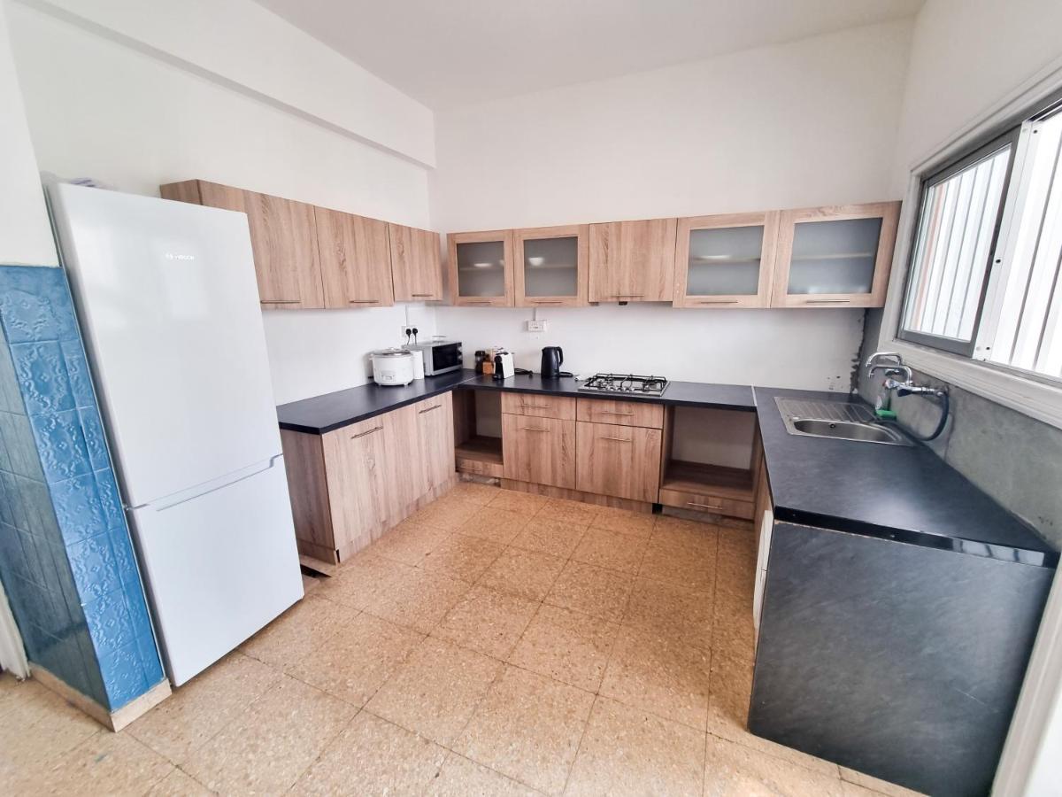 Citycenter Rooms Next To The Beach Larnaca Buitenkant foto